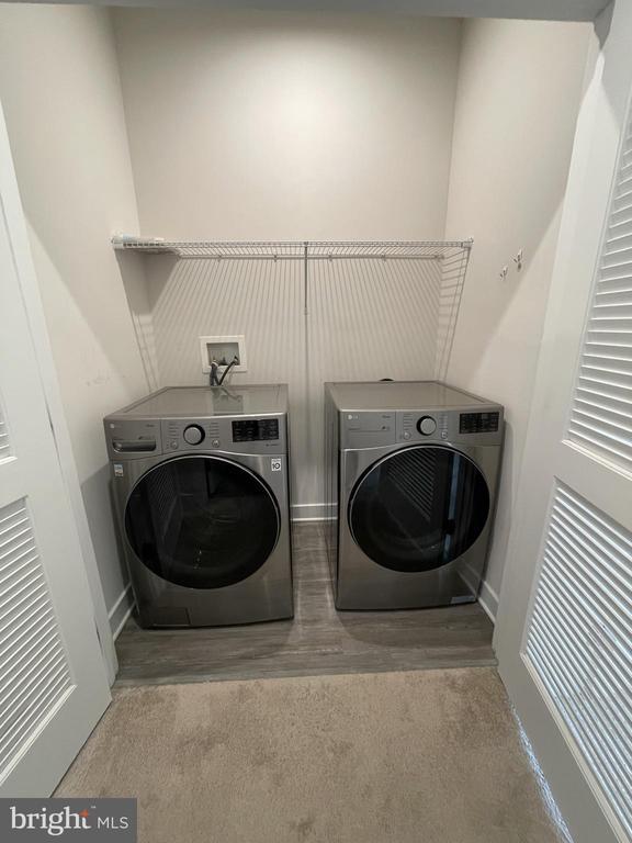 Building Photo - 8715 Shady Pines Dr