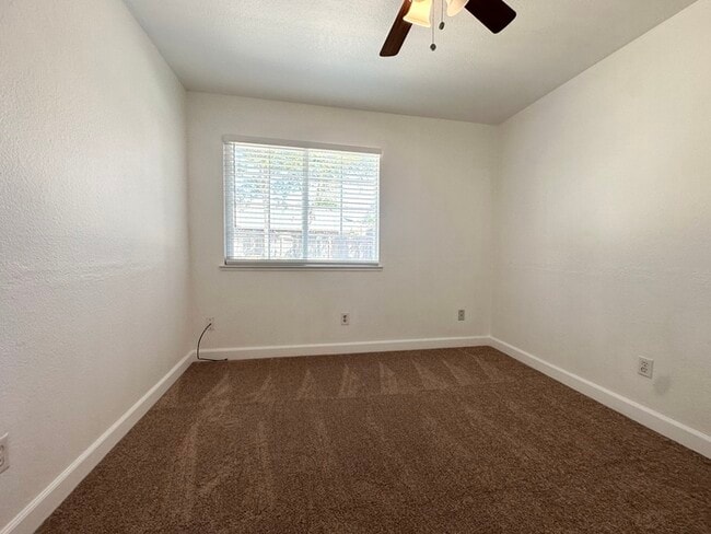 Building Photo - Beautifully Updated Home in Citrus Heights!