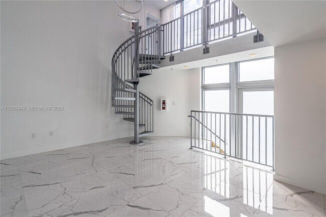 Building Photo - 8425 Crespi Blvd