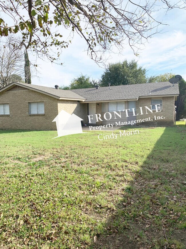 5 Bedroom ready for move in 1811 E Timberview Ln Arlington TX 76014