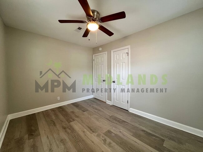 Building Photo - 6811 Doby Dr