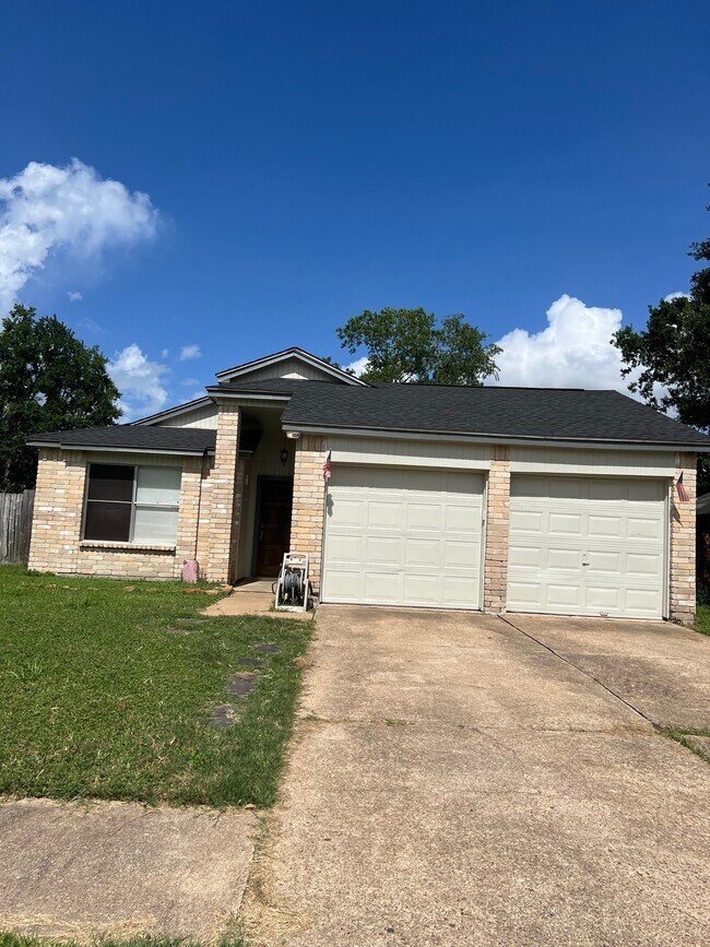 Building Photo - 6826 Heather Hollow Dr