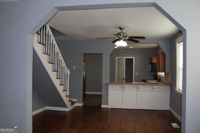 Building Photo - 1526 Childress Dr SW