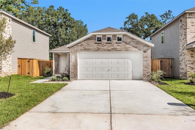 Building Photo - 3022 Mallorca Dr