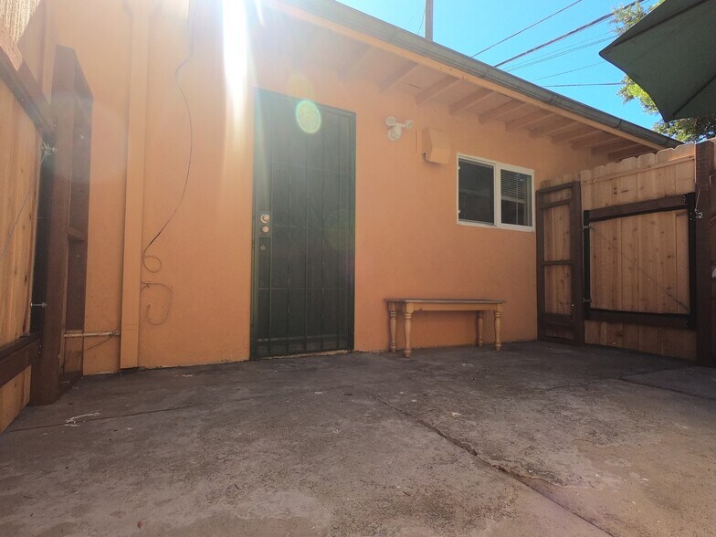 Building Photo - 2520 21st St