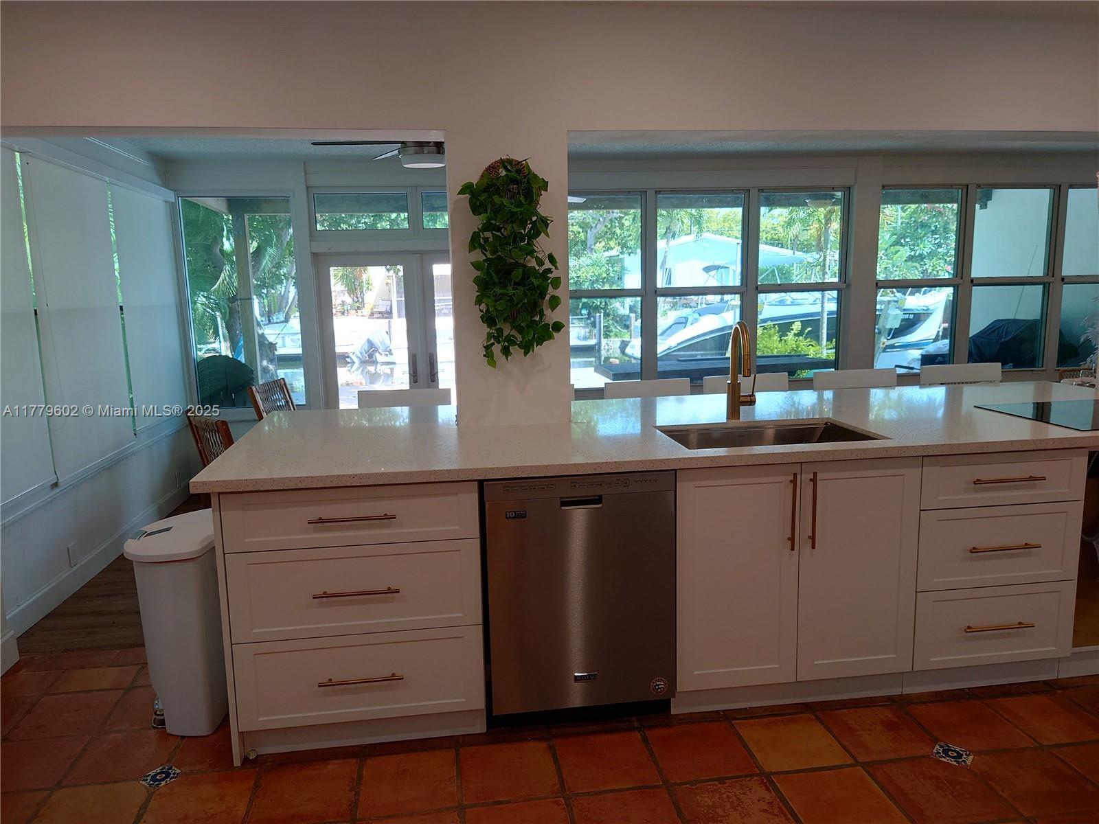 Building Photo - 1428 Nautilus Is
