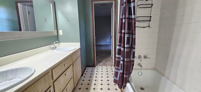 Building Photo - 107 Roundleaf Ct