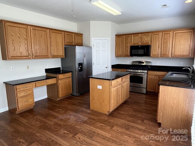 Building Photo - 11211 Maplehurst Dr