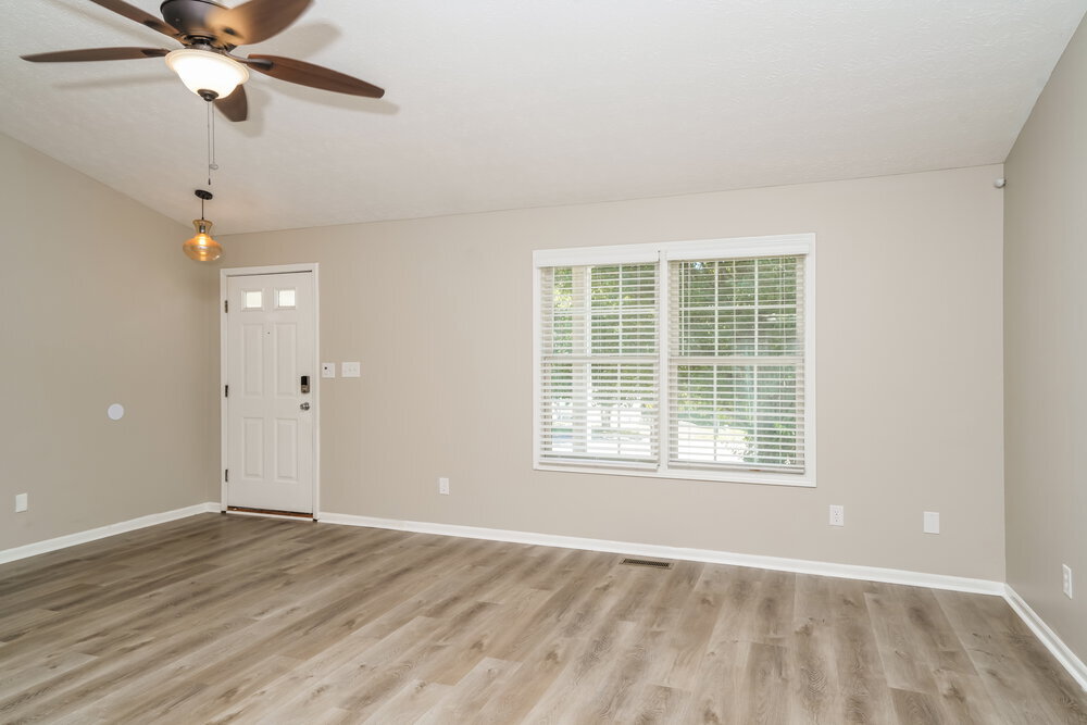 Building Photo - 5215 Oldshire Rd