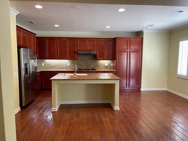 Building Photo - 27900 Alta Vista Ave