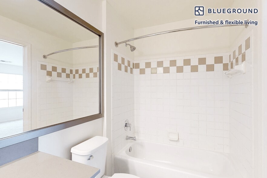 Building Photo - 313 Avalon Cir