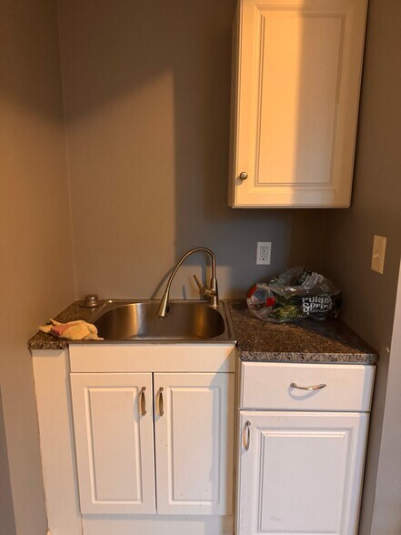 Building Photo - 146 Chandler St