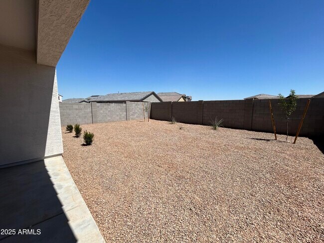 Building Photo - 18461 N Los Gabrieles Way