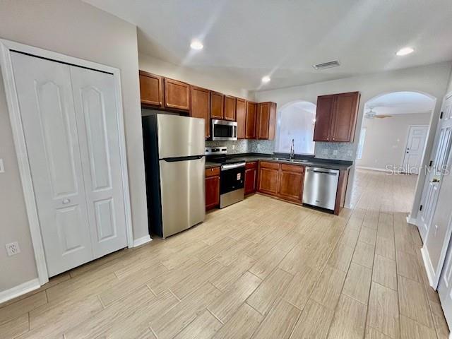 Building Photo - 15633 Stable Run Dr