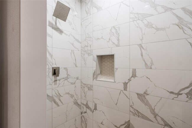 Building Photo - 10630 Greengarden Rd