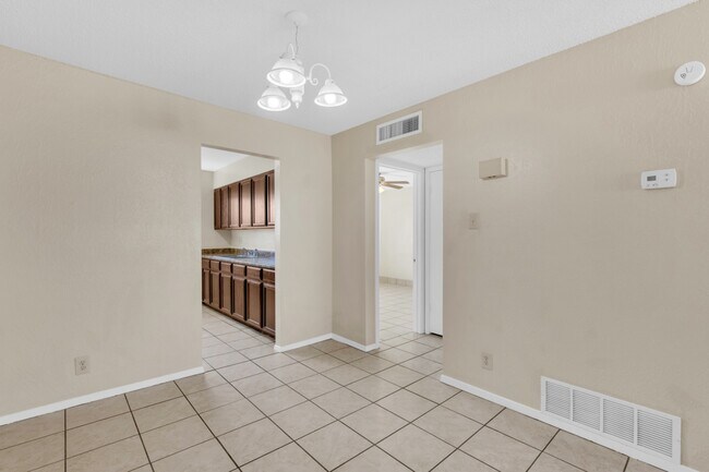 Building Photo - 3300 Hayes Ave