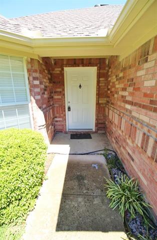 Building Photo - 809 Foxwood Ln