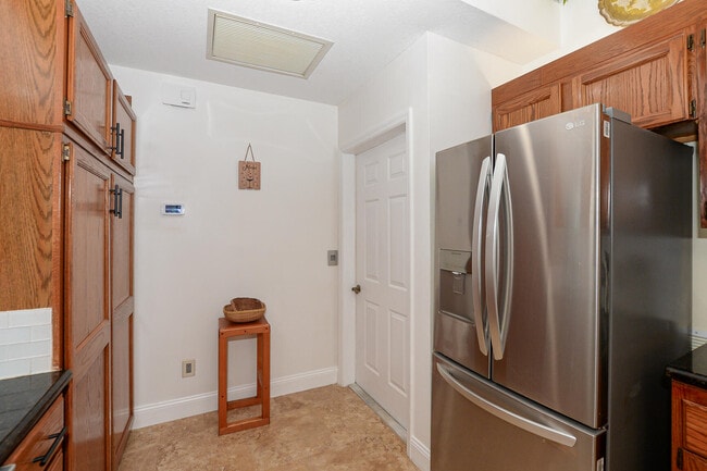 Building Photo - 4079 Garden Villas Ct