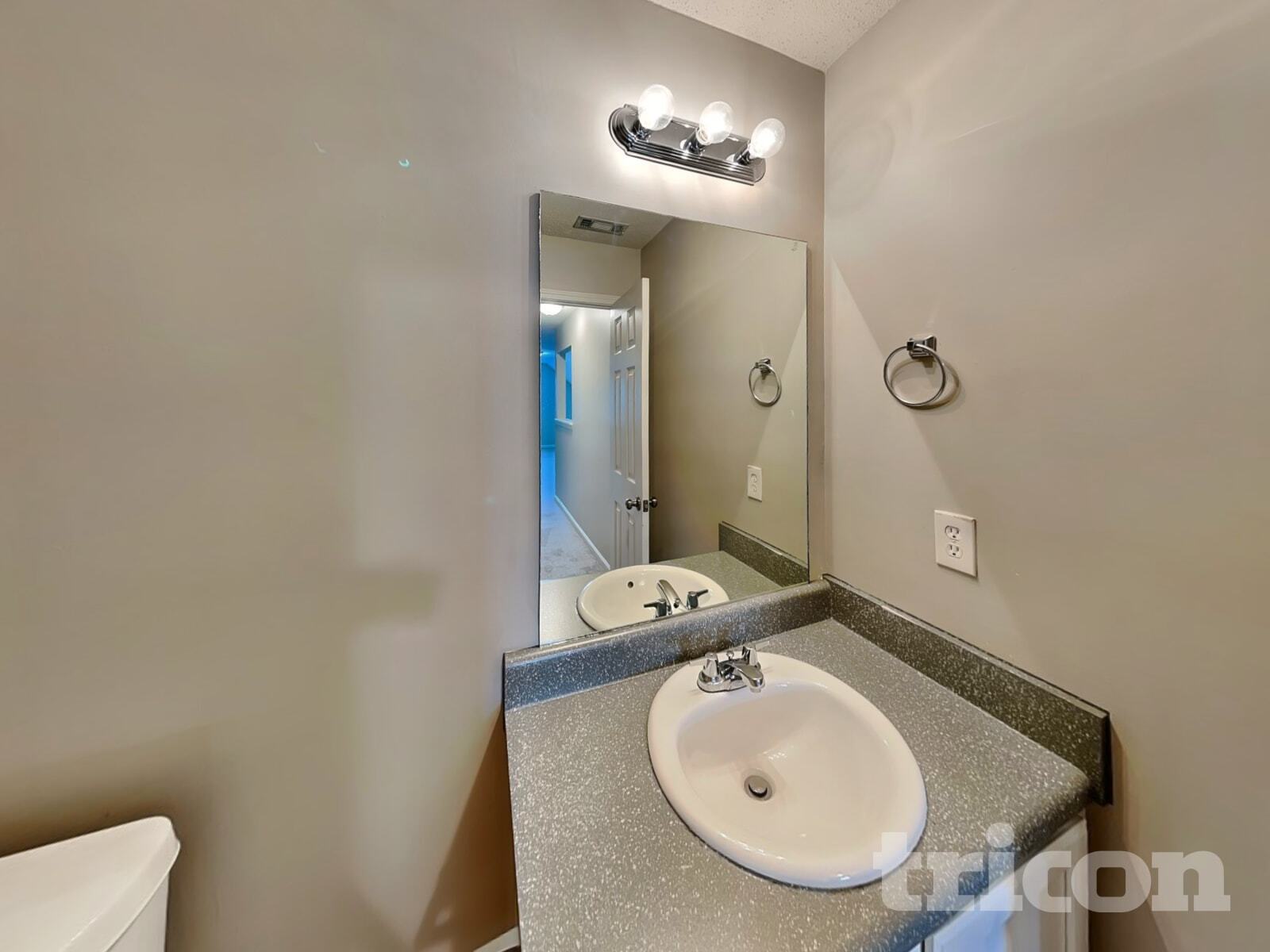 Building Photo - 944 Brisley Cir