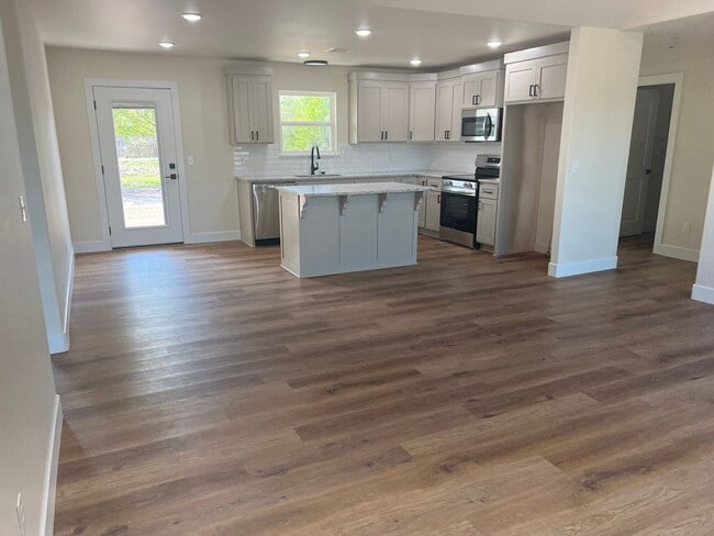 Building Photo - Stunning Newly Built 3-Bedroom, 2-Bath Home in Tahlequah, OK!