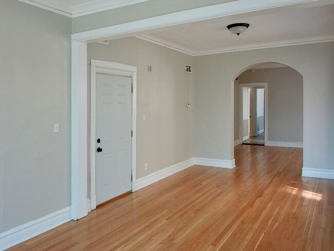 Building Photo - 3918 W Van Buren St