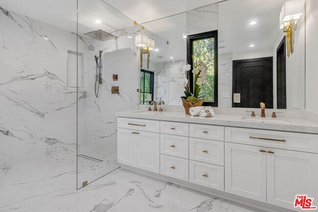 Building Photo - 12672 Stanwood Dr