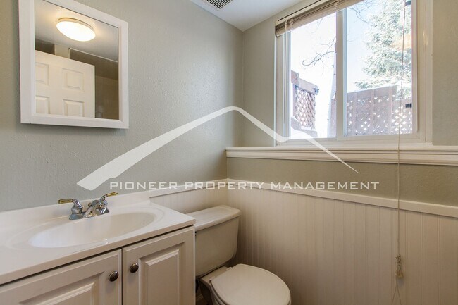 Building Photo - Split-level Home With Fenced Backyard and 2 Large Decks!