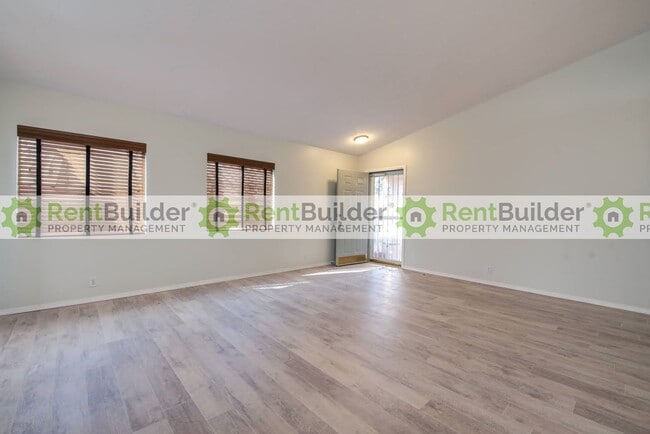 Building Photo - FALL SPECIAL: RENT THIS BEAUTIFUL HOME NOW!