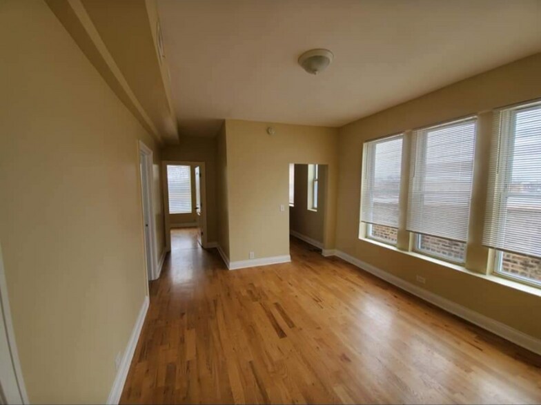 Building Photo - 6507 S Ingleside Ave