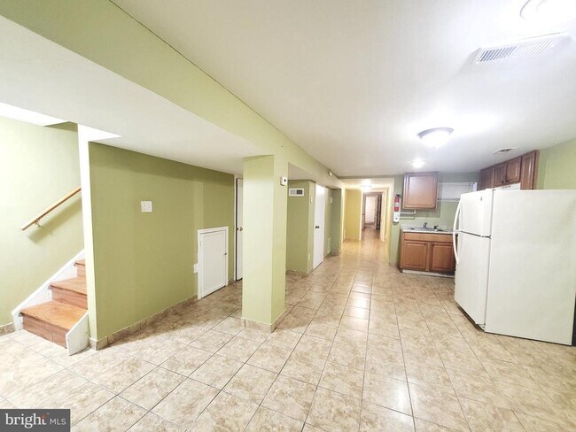 Building Photo - 1131 N Gilmor St
