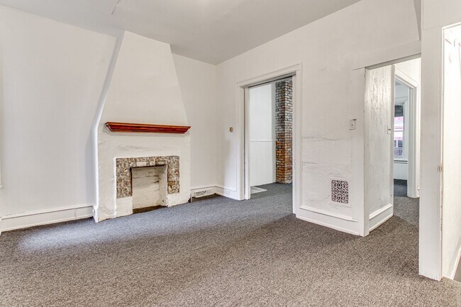 Building Photo - Updated 4 Bed, 2 Bath in Oakland - Close t...