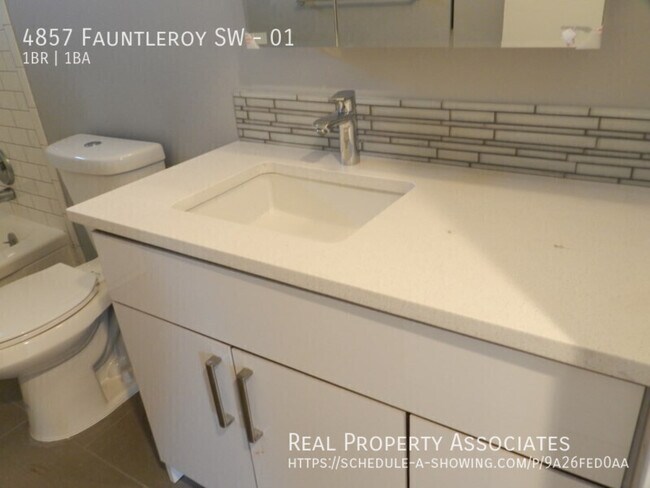 Building Photo - 4857 Fauntleroy Wy SW