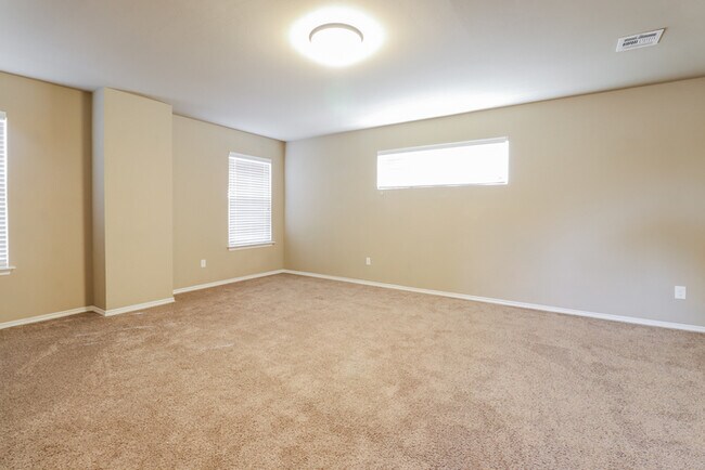 Building Photo - Check out this Wonderful Home!