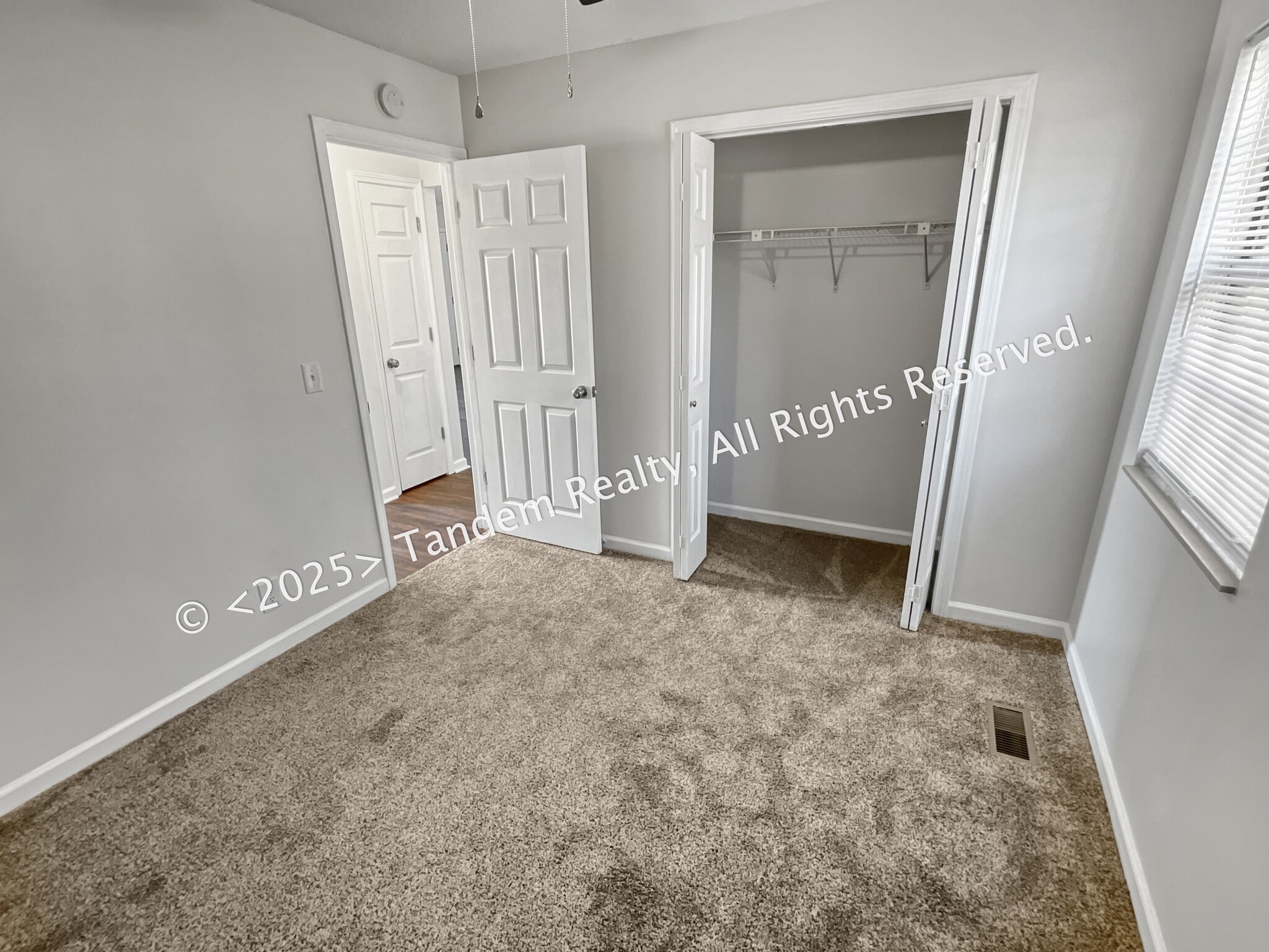 Building Photo - 1412 Woodchimes Ct