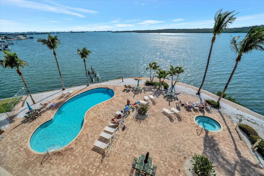 Building Photo - 8800 Bay Pines Blvd