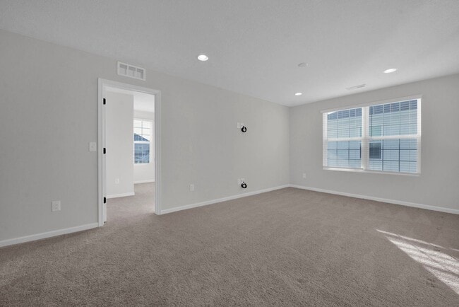 Building Photo - High End-New Build 5 Bed Home Plain City