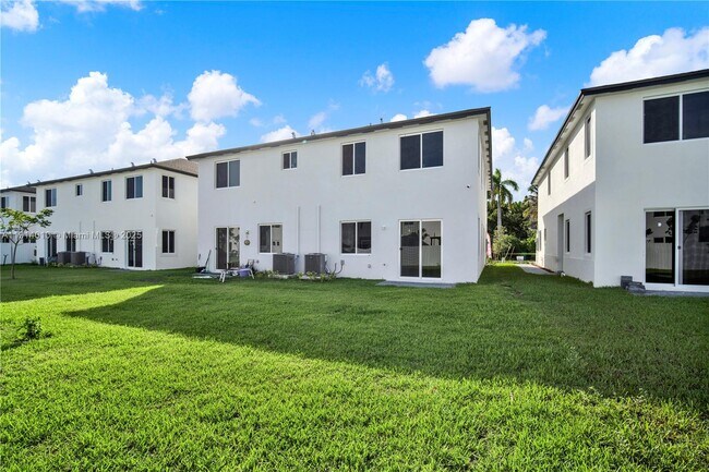 Building Photo - 22535 SW 125th Ave