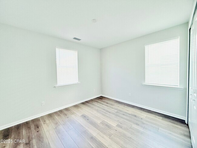 Building Photo - 9002 Parrot Pl