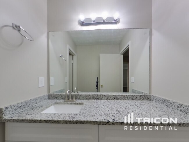 Building Photo - 188 Misty Hollow Way