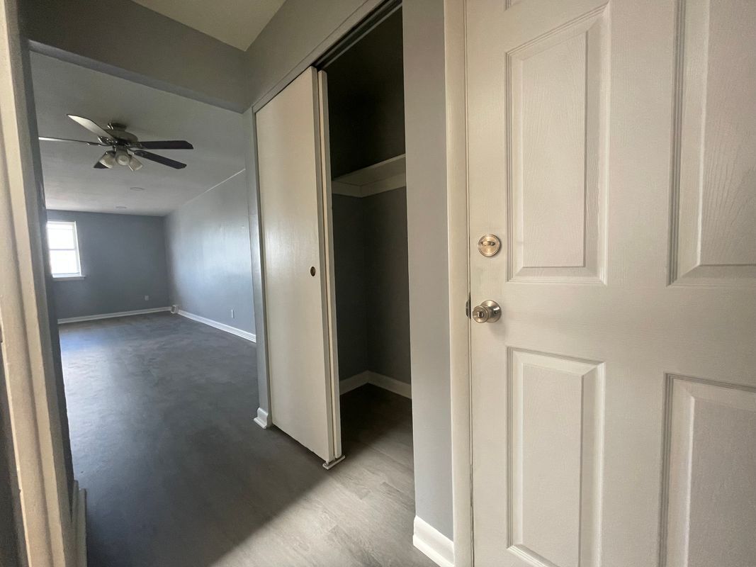 Building Photo - 2331 Hoffnagle St