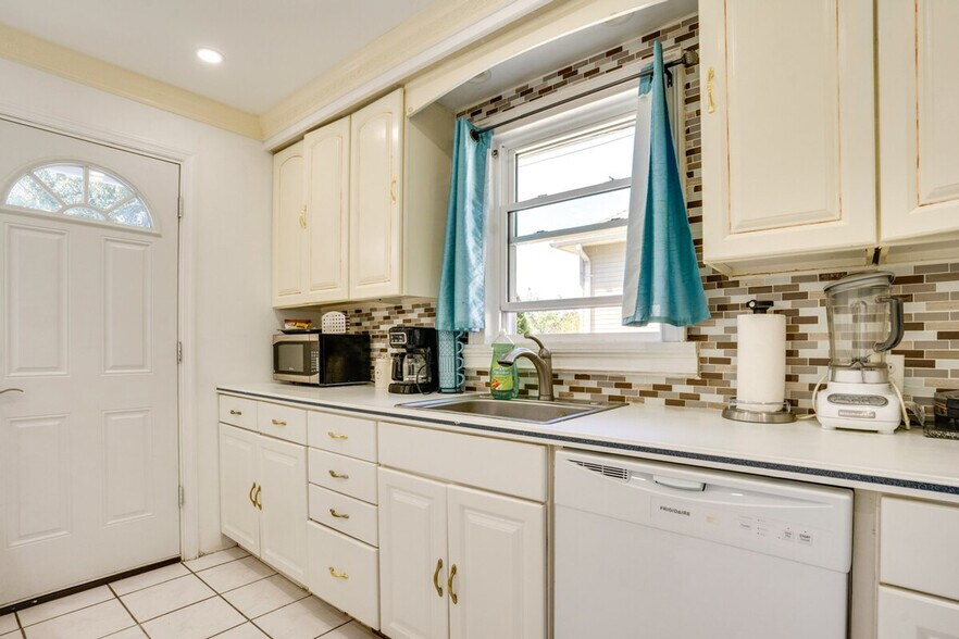 Building Photo - 112 Rockwood Pl