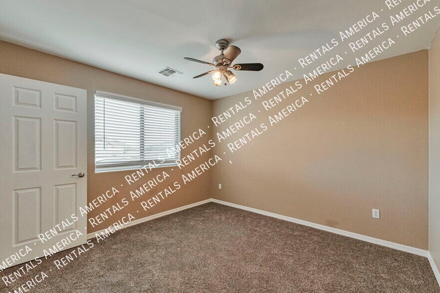 Building Photo - 445 W Corte Planga