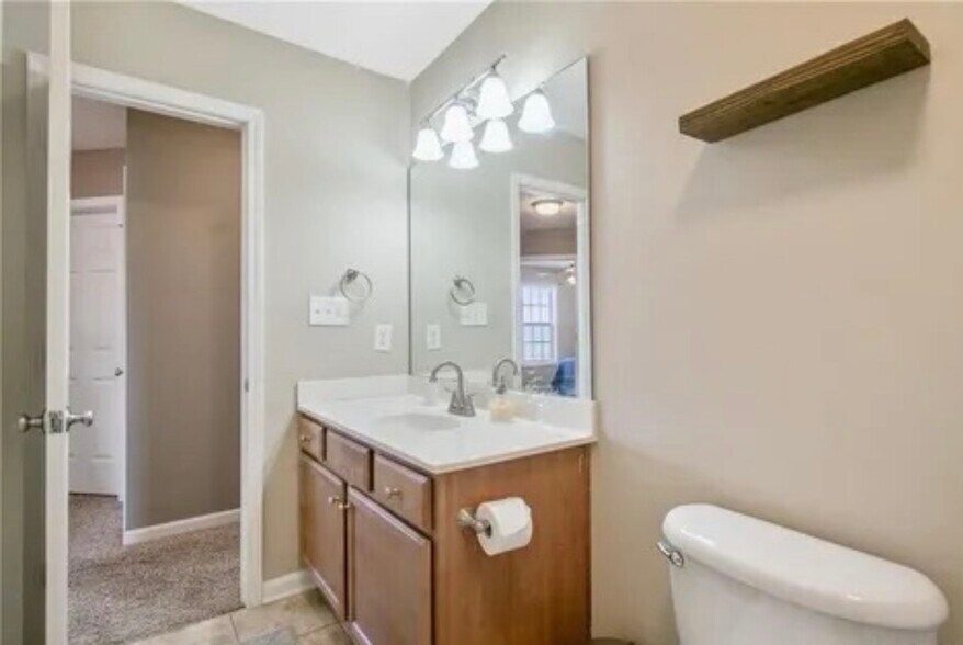 Building Photo - 6010 Pink Dr