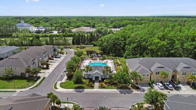 Building Photo - Stunning, 3-bedroom, 2.5-bath, townhome located in the highly desirable GATED resort community of...