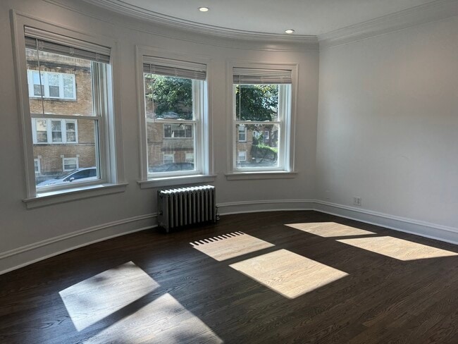 Building Photo - 2524 W Ardmore Ave