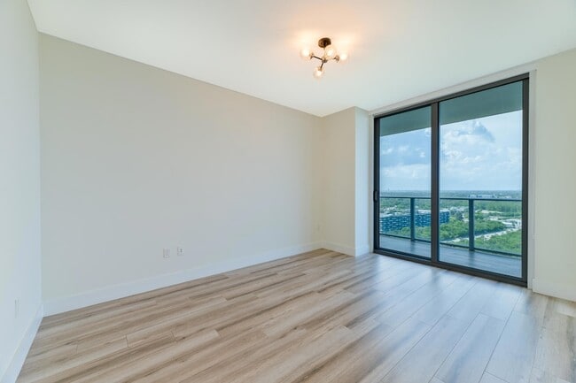 Building Photo - 16385 Biscayne Blvd