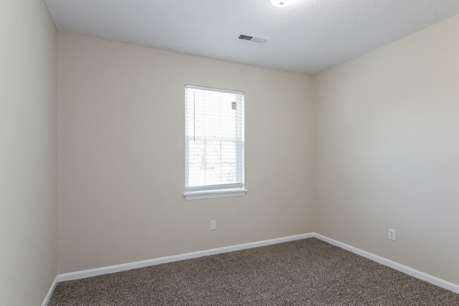 Building Photo - 301 Bluebell Ave