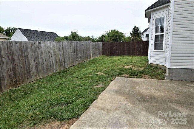 Building Photo - 10545 Barvas St