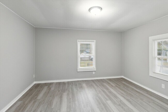 Building Photo - Huge Downtown 3BR (potential 4th)/2BA House For Rent