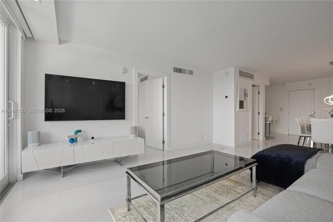 Building Photo - 6770 Indian Creek Dr